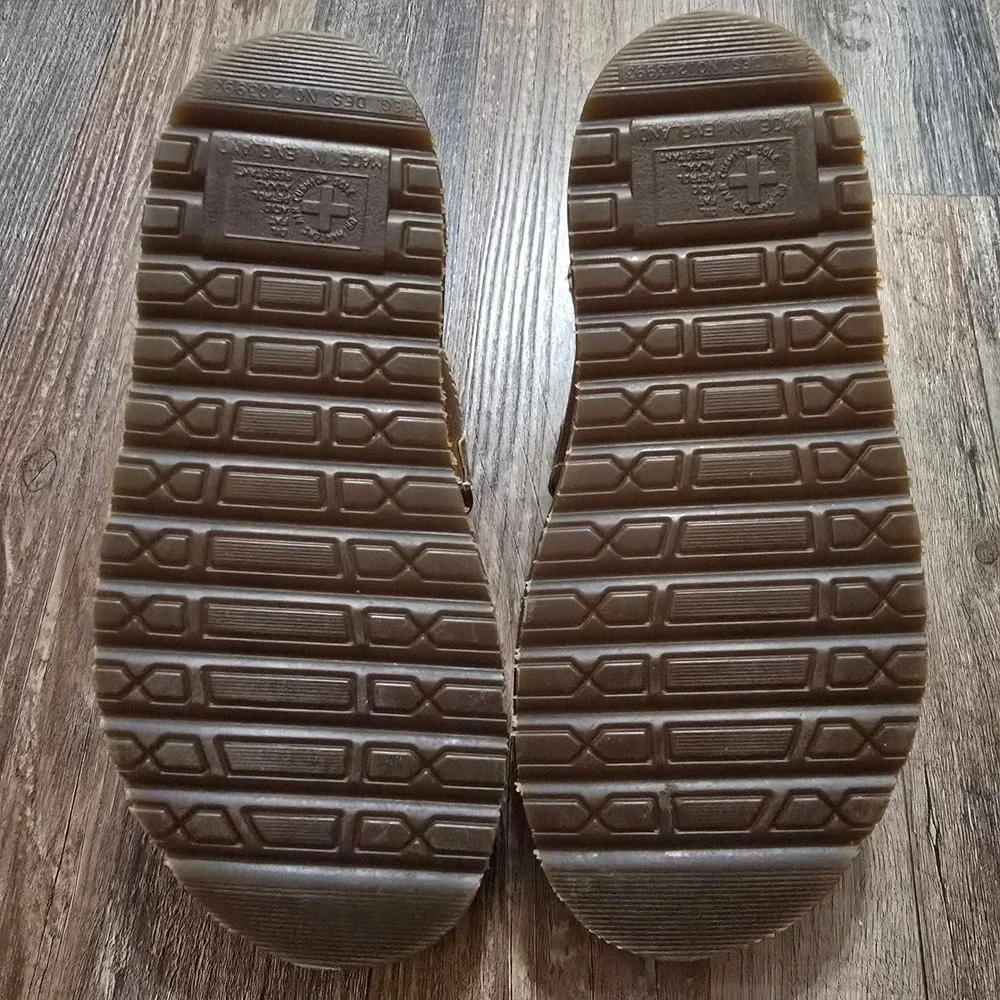 Dr. Martens Vintage Fisherman Sandals Mens 7 Brown Leather Caged Buckle Grunge
